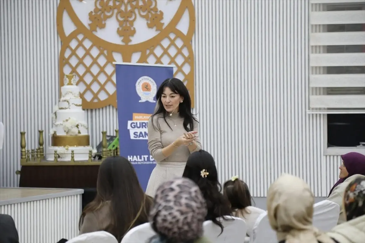 Eğitimci yazar Saniye Bencik Kangal, Kavak'ta ebeveynlerle buluştu