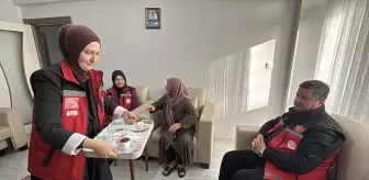 Erzincan'da 'Kahve Bahane' projesiyle ziyaret edilen yaşlıların ihtiyaçları gideriliyor