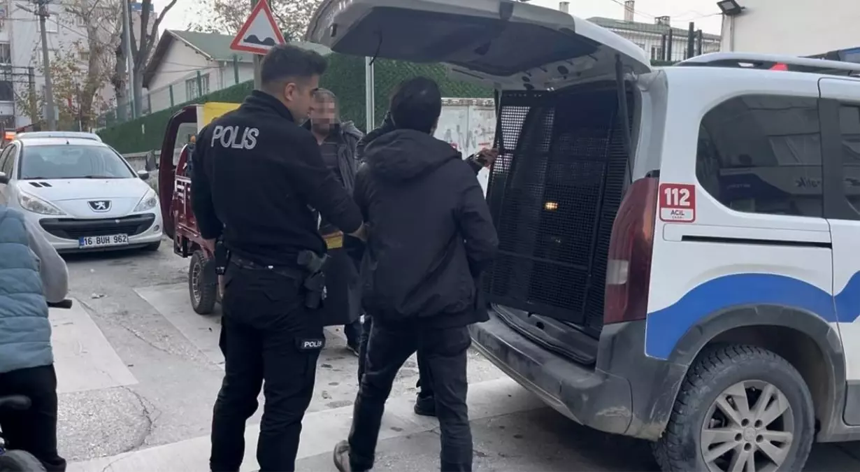 Eşine kızdı, evi yaktı mahalleli ayağa kalktı