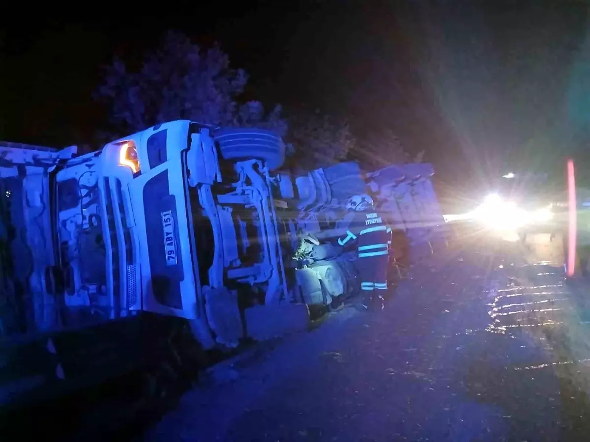 Hassa'da devrilen tırın sürücüsü yaralandı