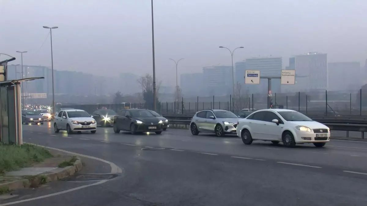 İstanbul'un bazı bölgelerinde sis etkili oldu