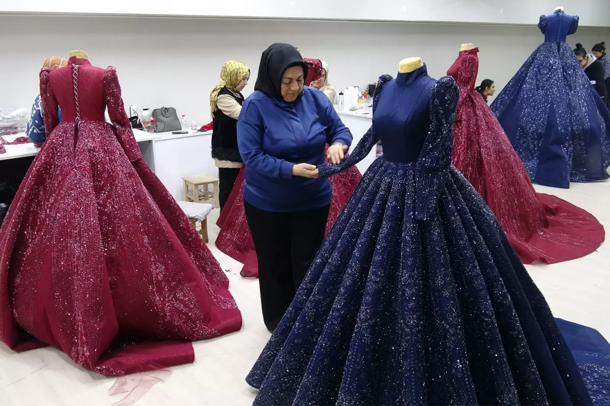 Kiraladığı gelinlik hayatını değiştirdi