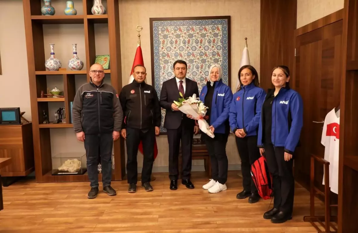 Kütahya AFAD'dan kuruluş yıl dönümünde valiliğe ziyaret