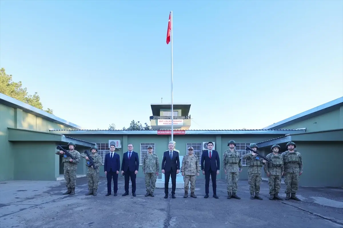 Mardin Valisi Tuncay Akkoyun Nusaybin ilçesini ziyaret etti