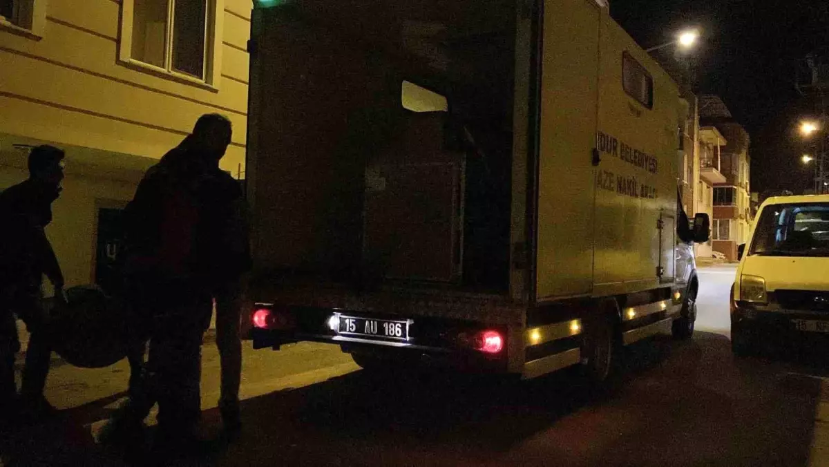 Merdivenlerden düştüğü iddia edilen adam hayatını kaybetti