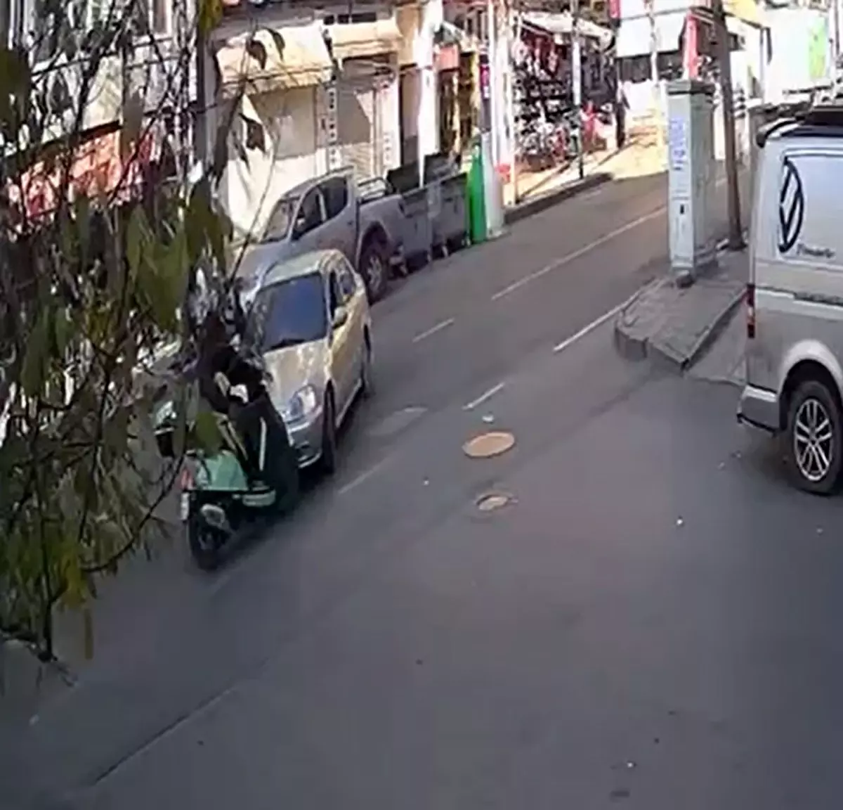 Çorlu'da motosiklet ile otomobil çarpıştı: 1 yaralı