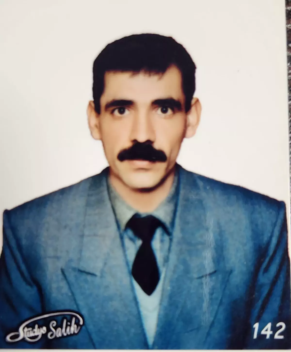 Park halindeki otomobilde, direksiyon başında ölü bulundu