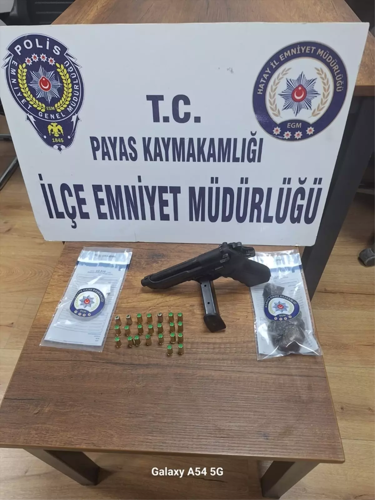 Payas'ta uyuşturucu ele geçirilen araçtaki 3 kişi gözaltına alındı