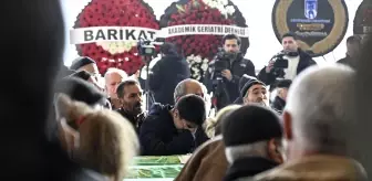 Siirt'te evinde bıçaklanarak öldürülen kadının cenazesi Ankara'da toprağa verildi