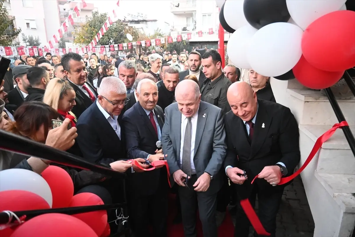 Zafer Partisi Genel Başkanı Özdağ, Antalya'da temaslarda bulundu