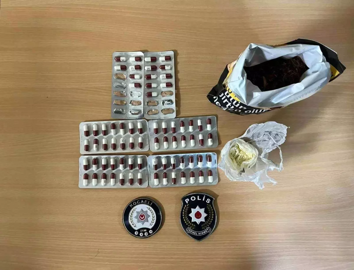 3 kişinin üstünde 71 sentetik ecza hap ele geçirildi