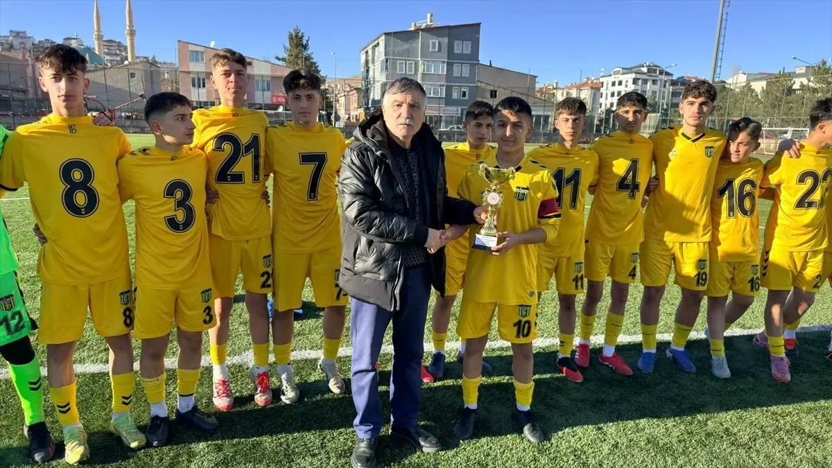 Bayburt Özel İdare Spor U16'da şampiyon oldu