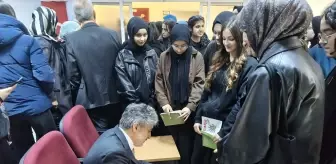 Çorum'da Prof. Dr. Orhan Alimoğlu, 'Okur-yazar buluşmaları'na konuk oldu