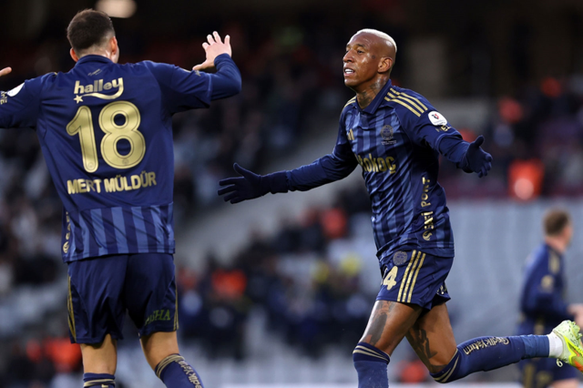 fenerbahce mac fazlasiyla liderlige oturdu 19375493 3837 m