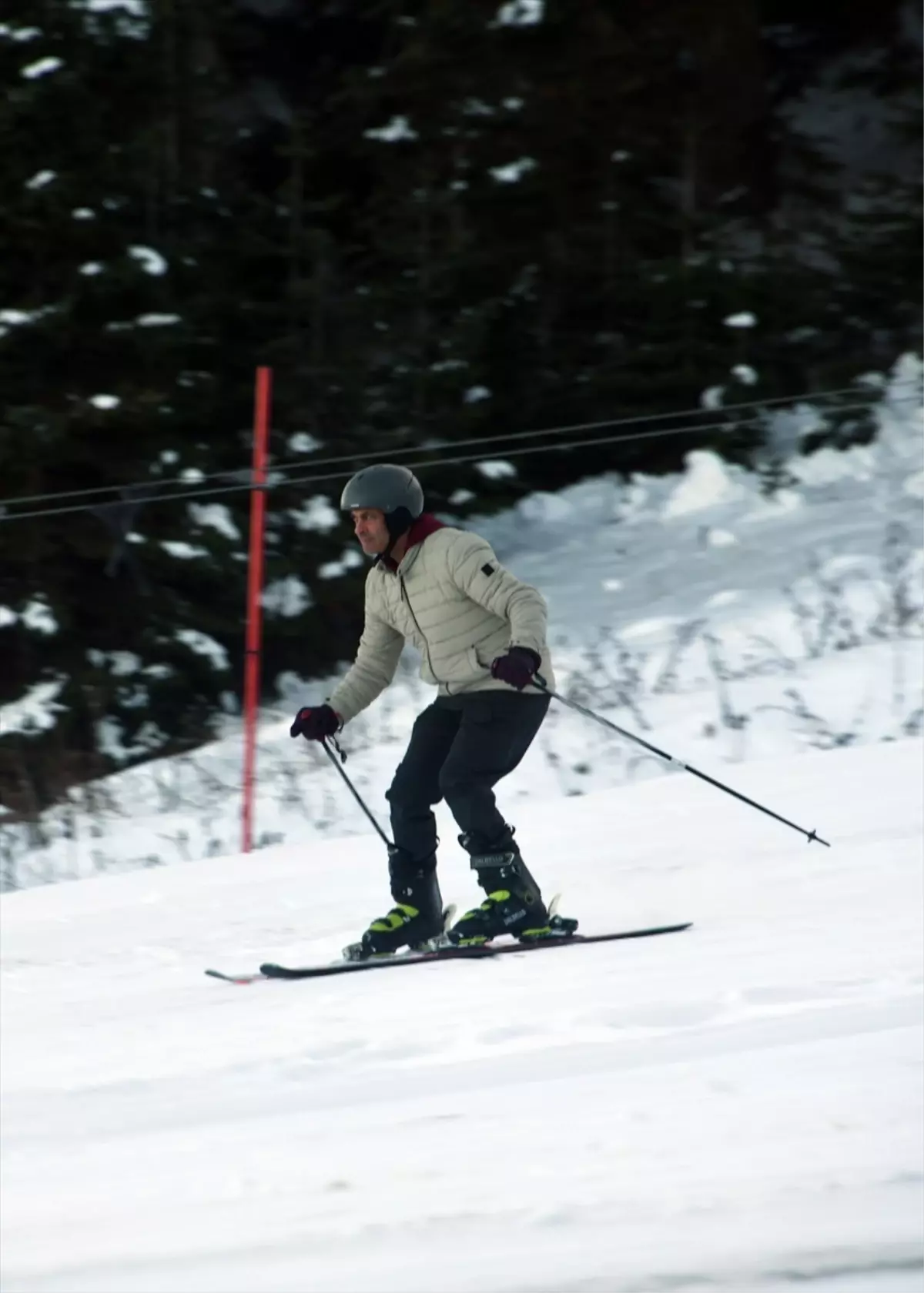 Ilgaz Dağı Kayak Merkezi'nde kızakla kaymak isteyenler sezonu açtı