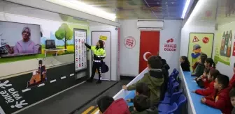 İslahiye'de öğrencilere 'Mobil Trafik Eğitim Tırı'nda eğitim verildi