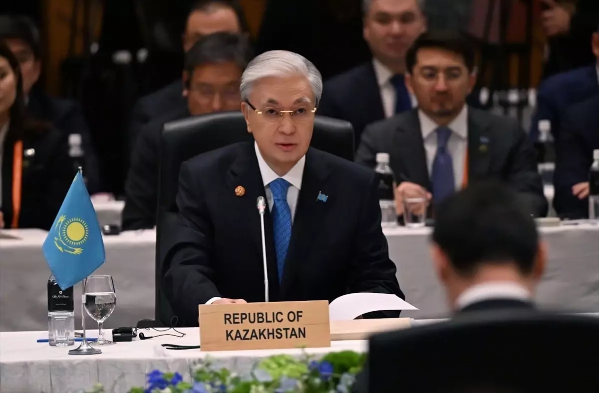 Kazakistan Cumhurbaşkanı Tokayev, Japonya ile 3,7 milyar dolarlık anlaşmalar imzaladıklarını bildirdi