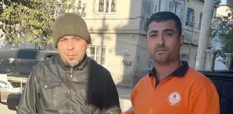 Mersin'de belediye çalışanının bulduğu para ve kimlik sahibine teslim edildi