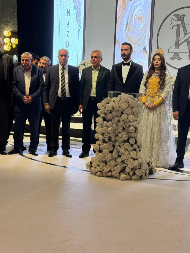 Nazdar Barzani and Kahraman Zülfikar İzol got married! The bride was adorned with kilograms of gold