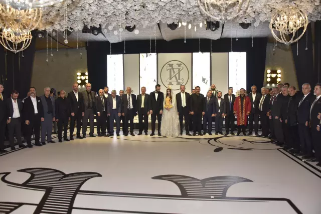 Nazdar Barzani and Kahraman Zülfikar İzol got married! The bride was adorned with kilograms of gold