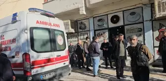 Nusaybin'de tavandaki sıvaları dökülen kıraathanedeki 2 kişi yaralandı