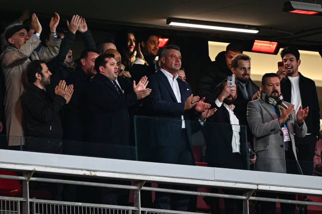 Serbest kalan Sadettin Saran soluğu Fenerbahçe'nin maçında aldı