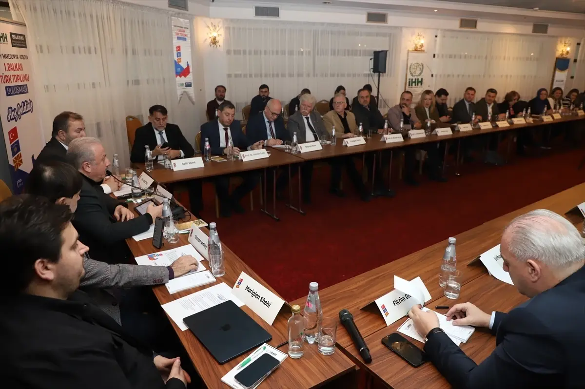 Üsküp'te 'Kuzey Makedonya-Kosova 1. Balkan Türk Toplumu Buluşması' düzenlendi