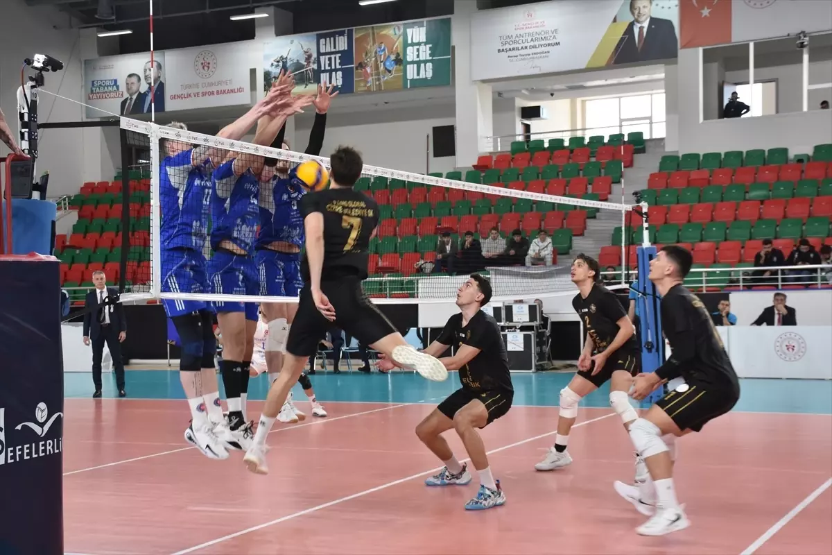 Voleybol: SMS Grup Efeler Ligi