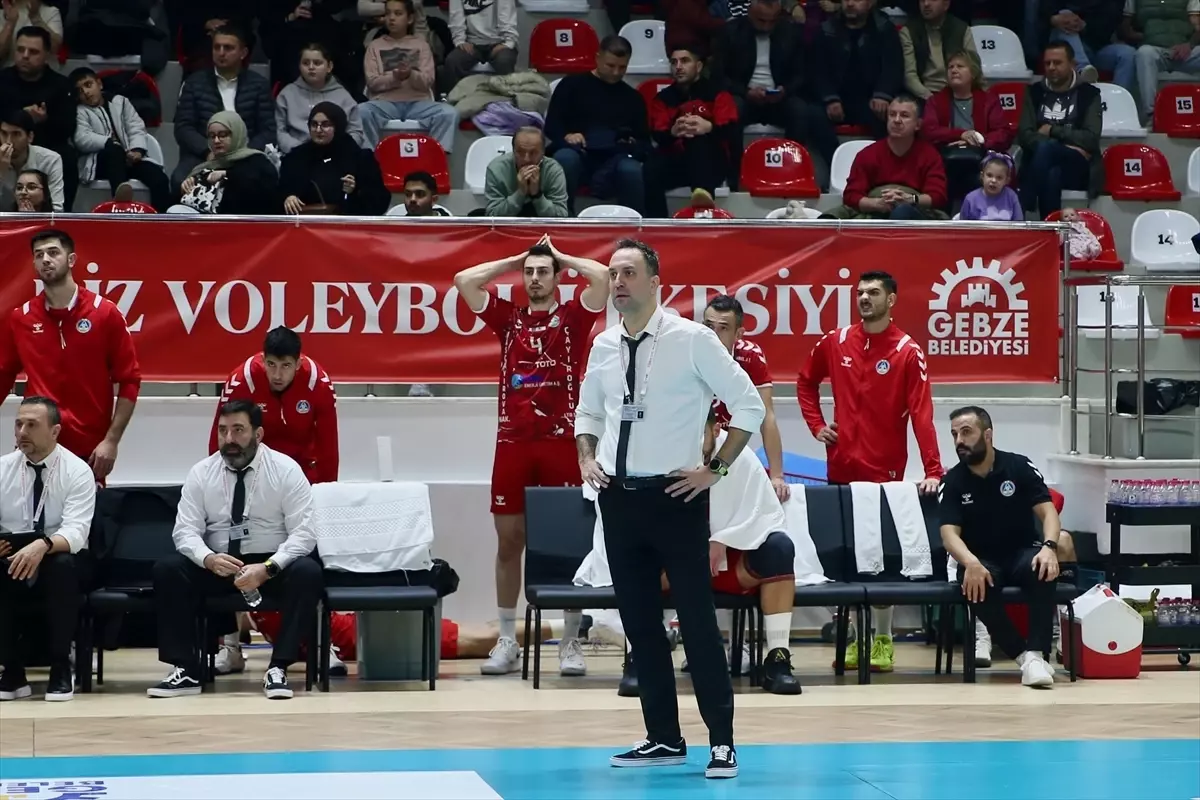 Voleybol: SMS Grup Efeler Ligi