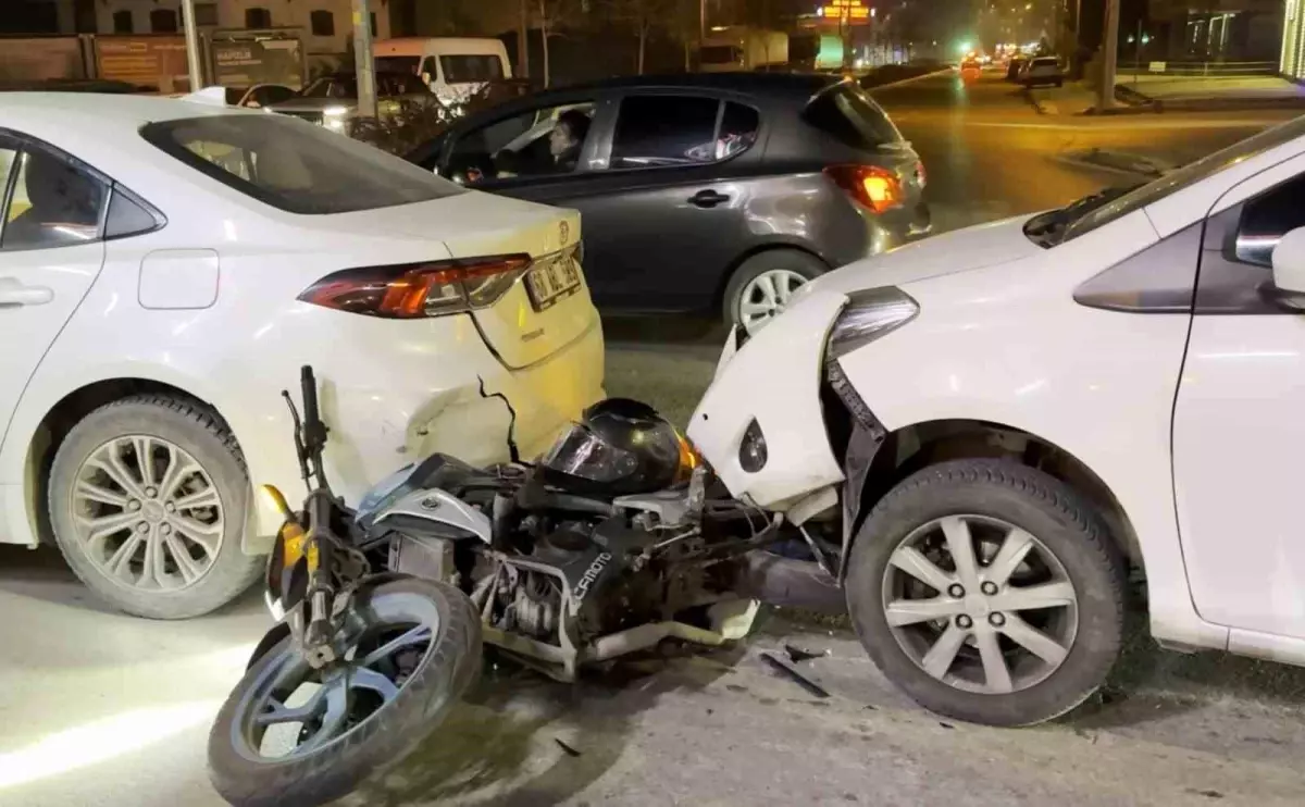 Aksaray'da 4 araçlı zincirleme kaza: 1 yaralı