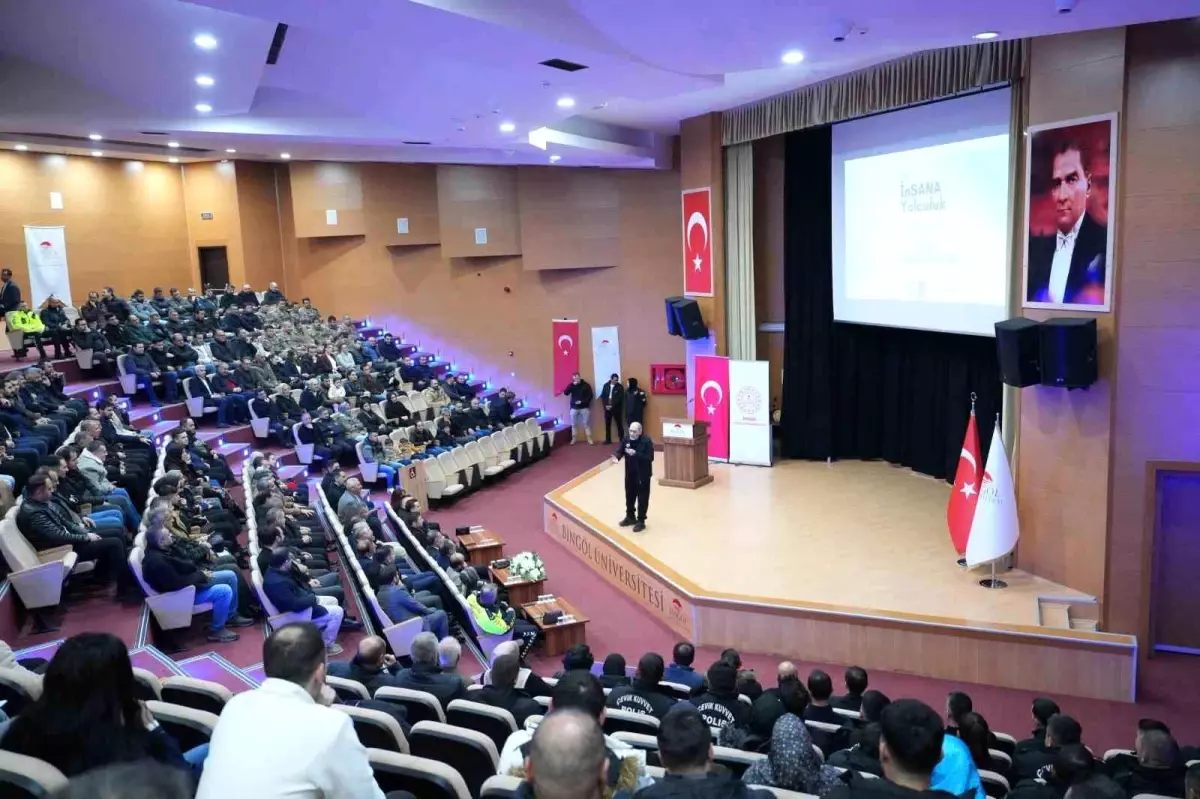 Bingöl'de gençlere ve ailelere yönelik farkındalık konferansları düzenlendi