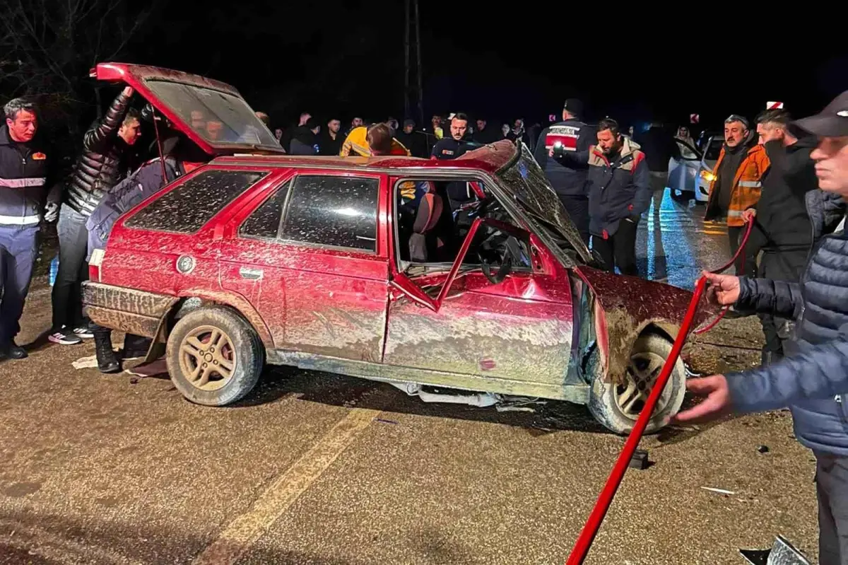 Bolu'da Abant yolunda feci kaza: 1'i ağır 6 yaralı