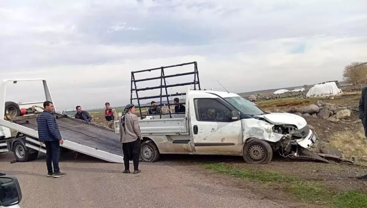 Diyarbakır'da pikap şarampole uçtu: 1 yaralı