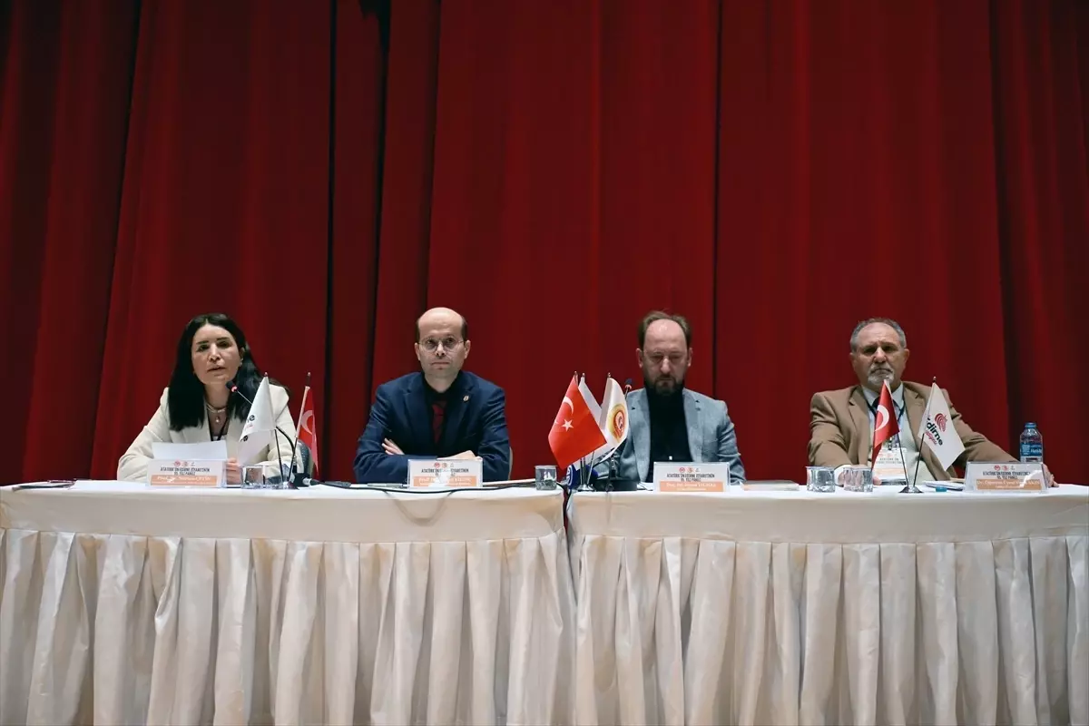 Edirne'de 'Atatürk'ün Edirne Ziyaretinin 95. Yılı' paneli düzenlendi