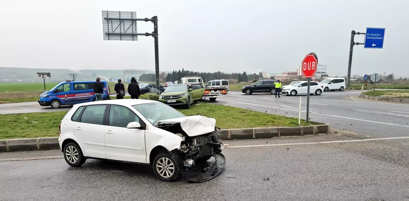 Edirne'de otomobiller çarpıştı; 7 yaralı