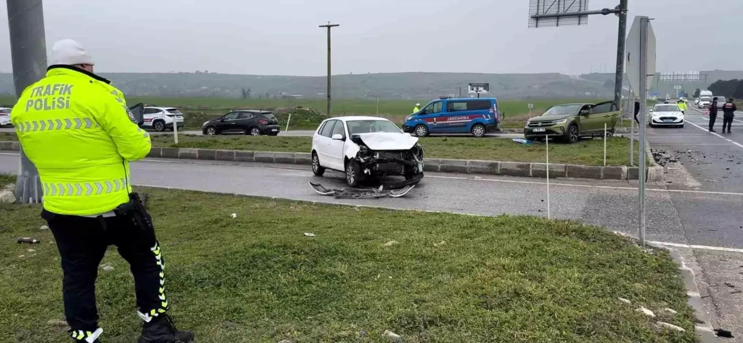Edirne'de otomobiller çarpıştı: 7 yaralı