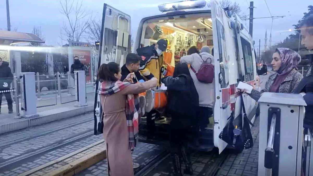 Eskişehir'de liselilerin kavgası kanlı bitti: 1 yaralı