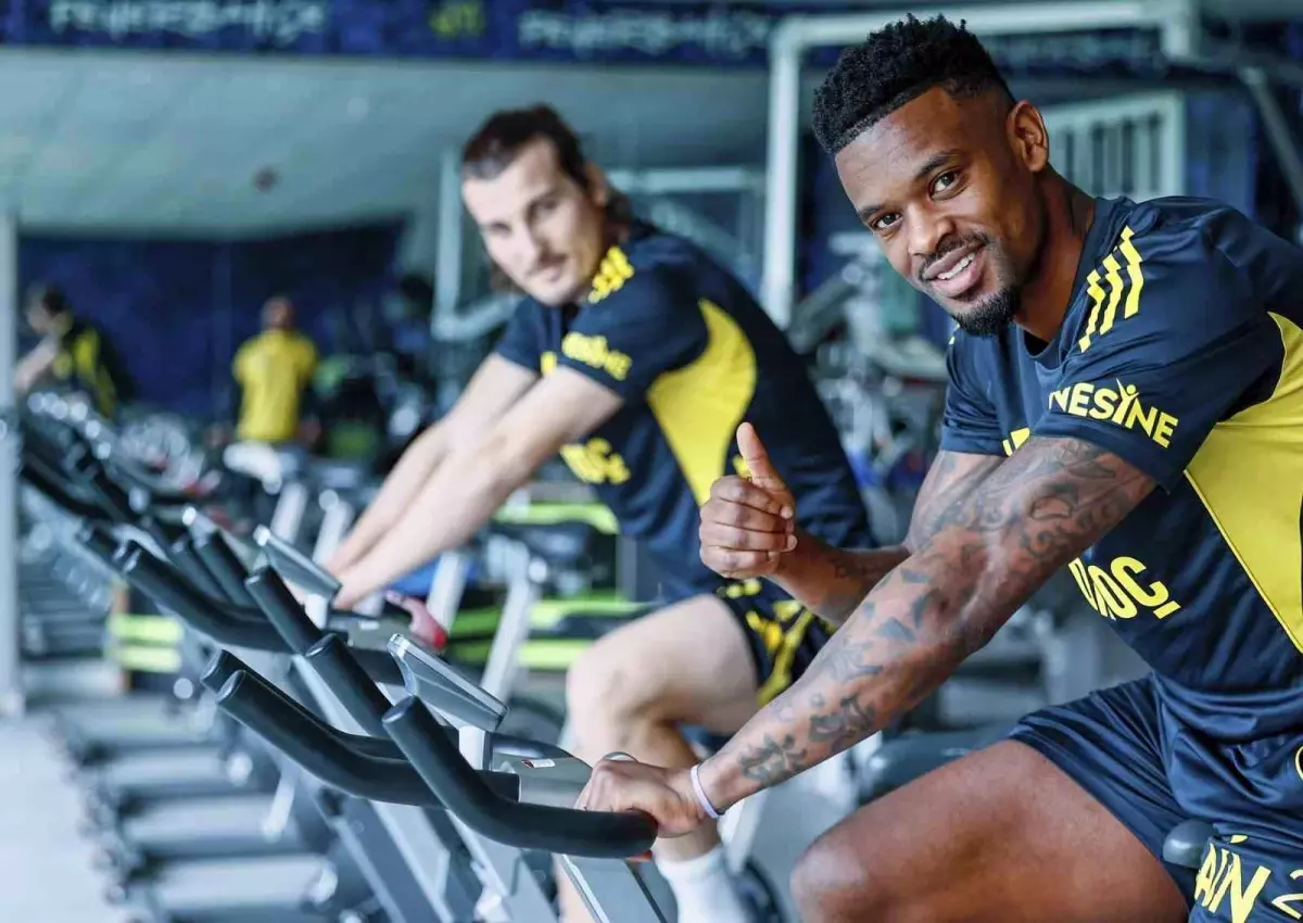 Fenerbahçe, Beşiktaş derbisi hazırlıklarına başladı