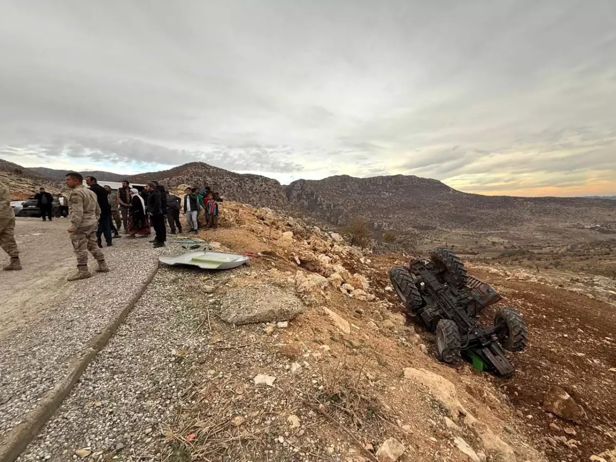 Gabar Dağı'nda traktör devrildi: 13 işçi yaralandı