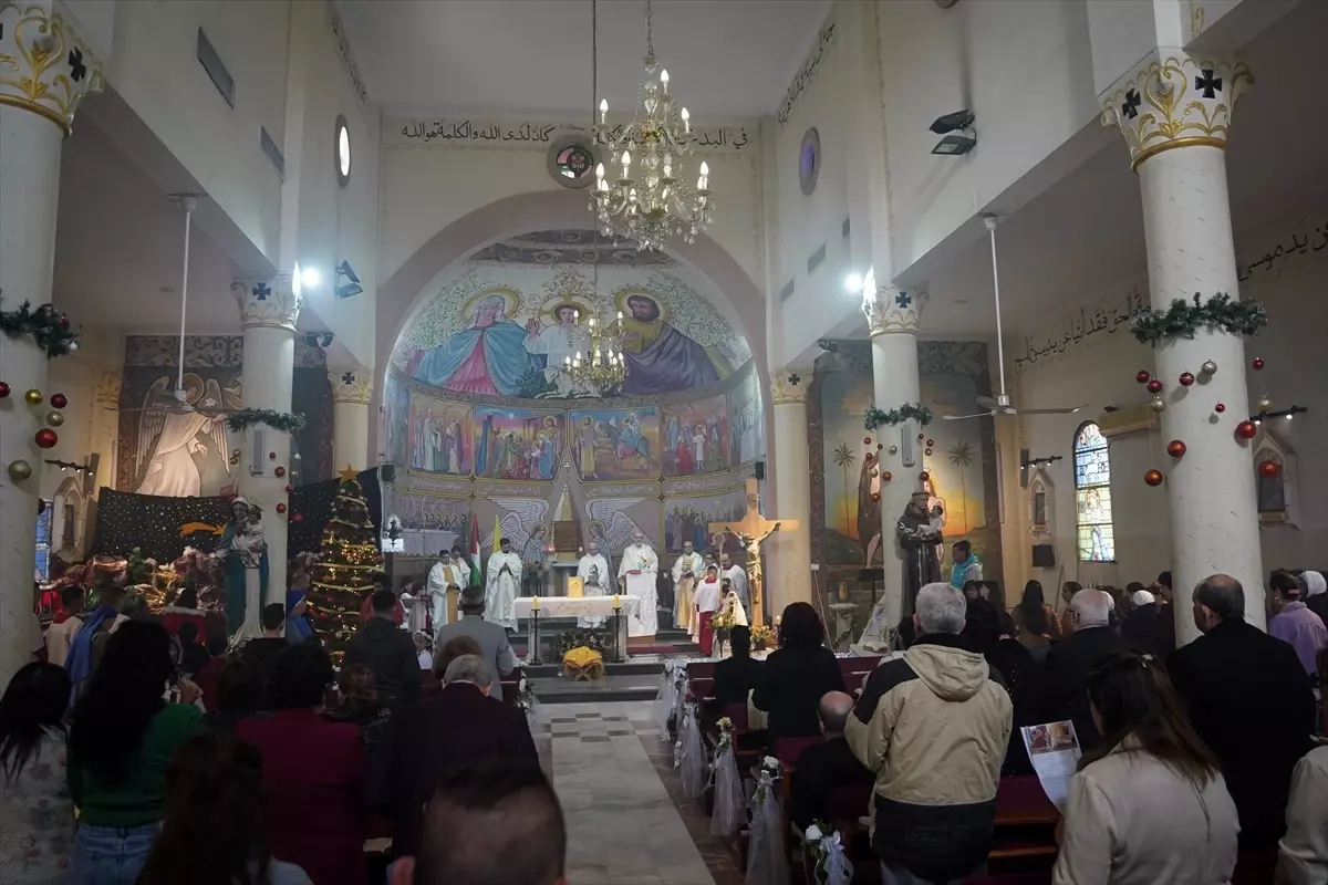 Gazze'de, Kudüs Latin Patriği'nin katılımıyla Noel ayini yapıldı