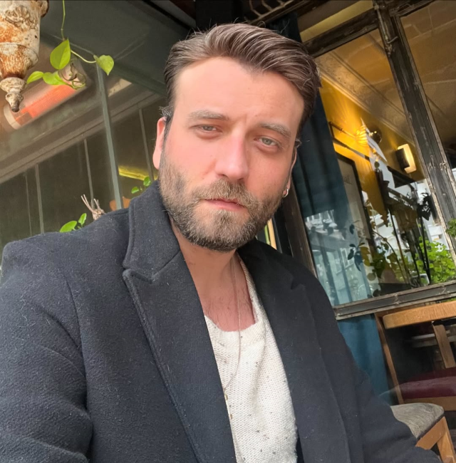 Hayal Köseoğlu received a marriage proposal on her birthday! Here is her boyfriend