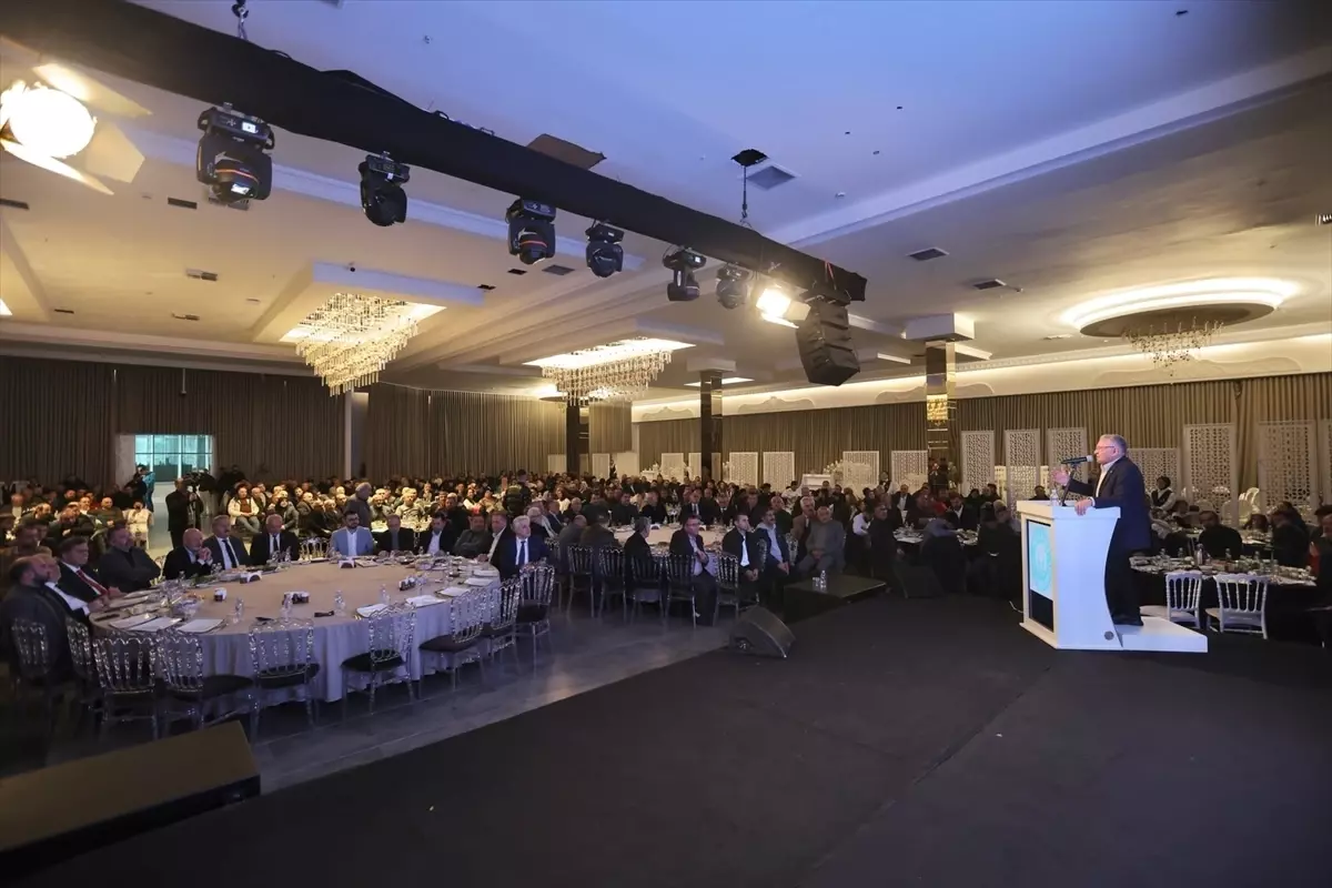 Kayseri Büyükşehir Belediye Başkanı Büyükkılıç, iş yeri teslimi kura törenine katıldı