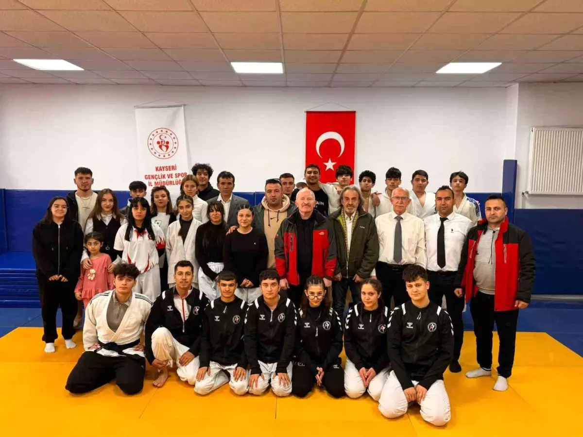 Kayseri'de Jujitsu sporcuları 2026 startını verdi