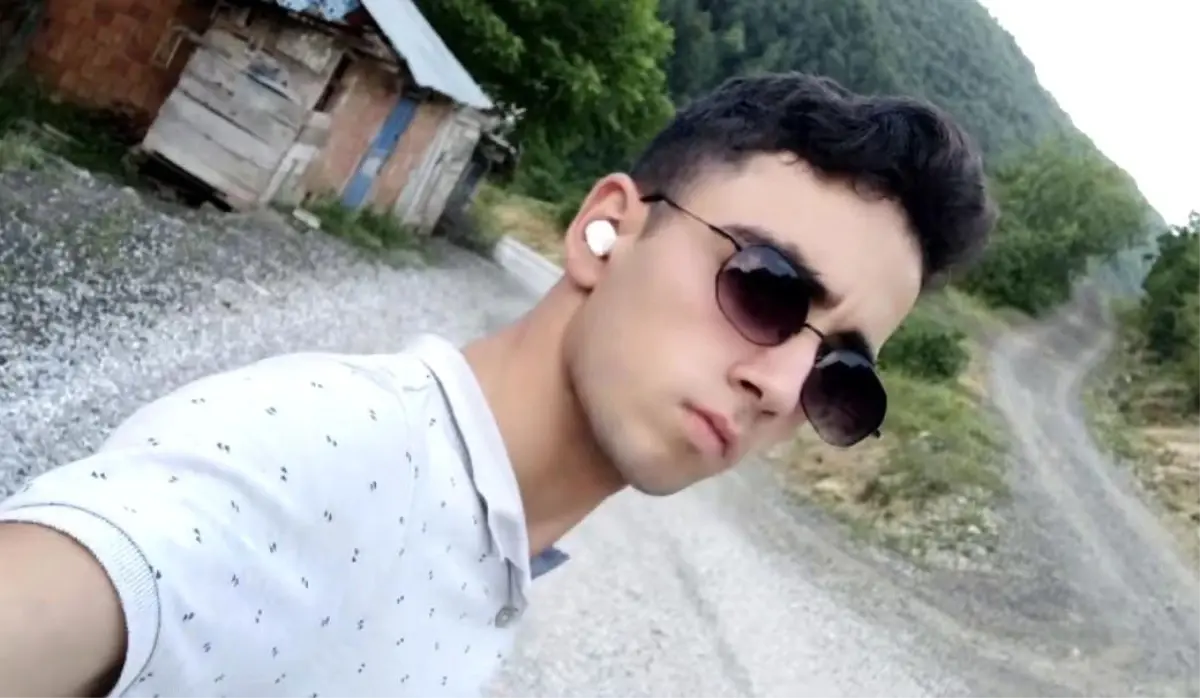 Kestiği ağacın altında kalan 19 yaşındaki genç hayatını kaybetti