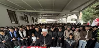 Kocaeli'de silahlı kavgada ölen futbolcu Uğurcan Bekçi defnedildi