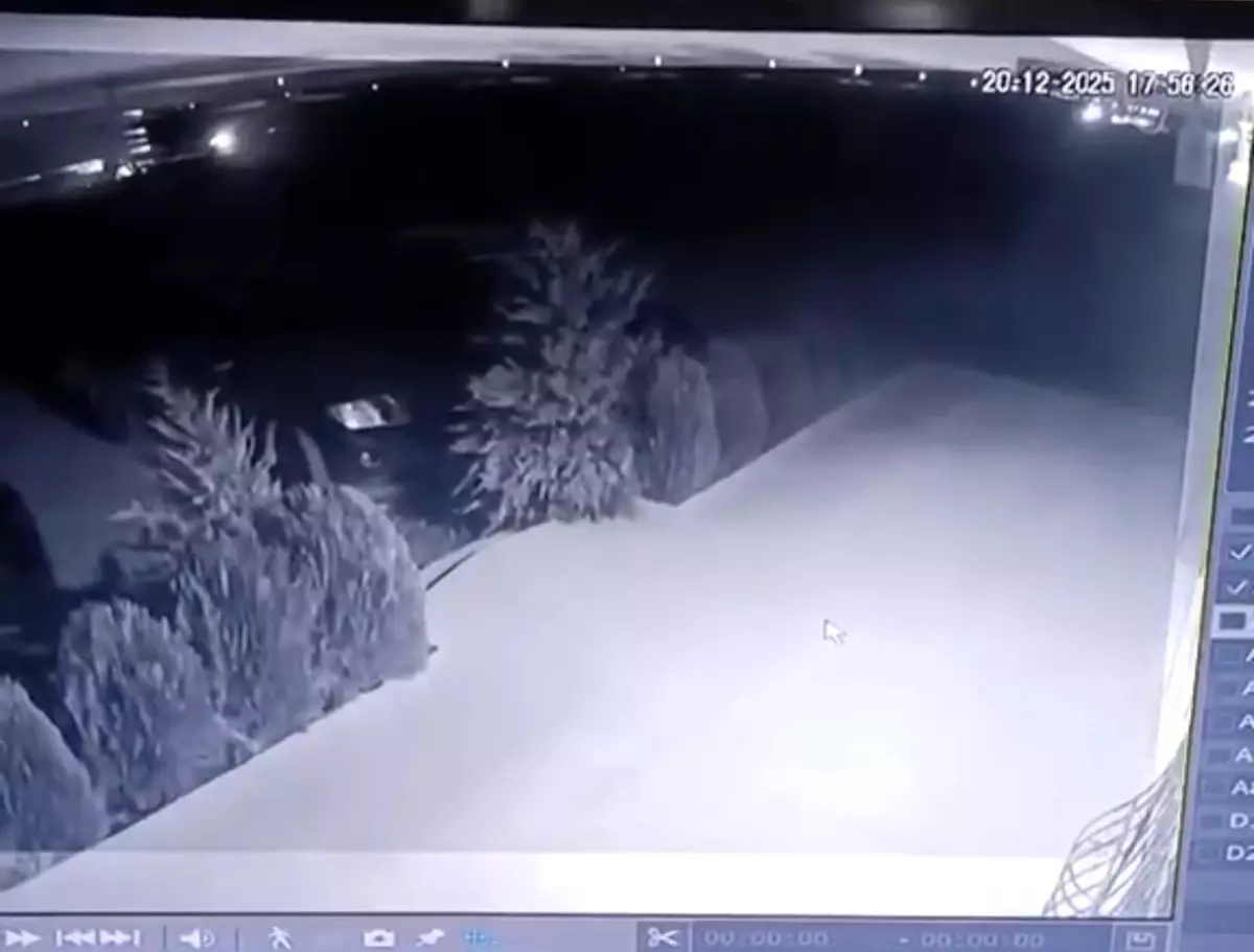 Mardin'de kontrolden çıkan tır bariyerlere çarptı: Kaza anı kamerada