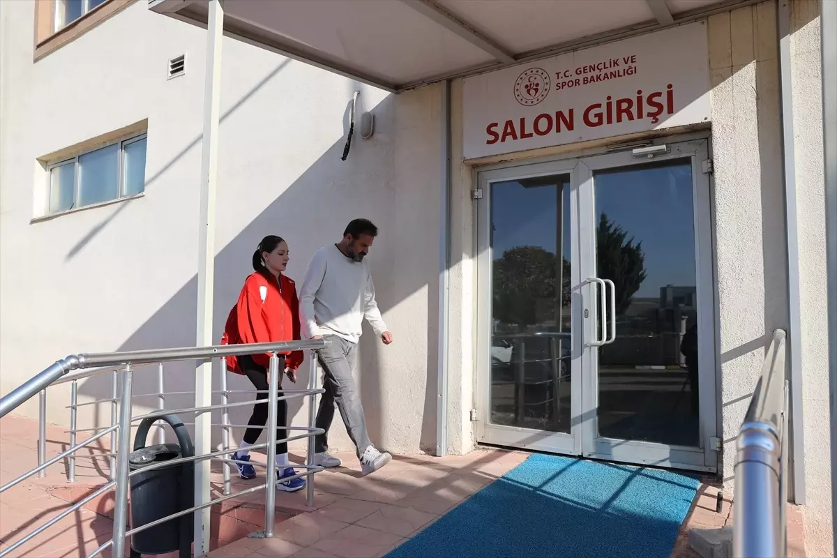 Mardinli Sezen babasının zorlamasıyla başladığı boksta Türkiye şampiyonu oldu