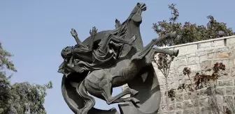 Papa II. John Paul'ün hediye ettiği Aziz Paul heykeli çalındı