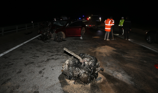 Polisin 'dur' ihtarına uymadı! Katliam gibi kazada 5 kişi hayatını kaybetti