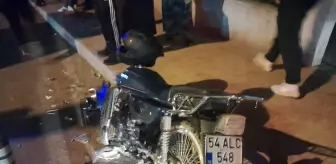 Sakarya'da panelvanla çarpışan motosikletteki genç hayatını kaybetti